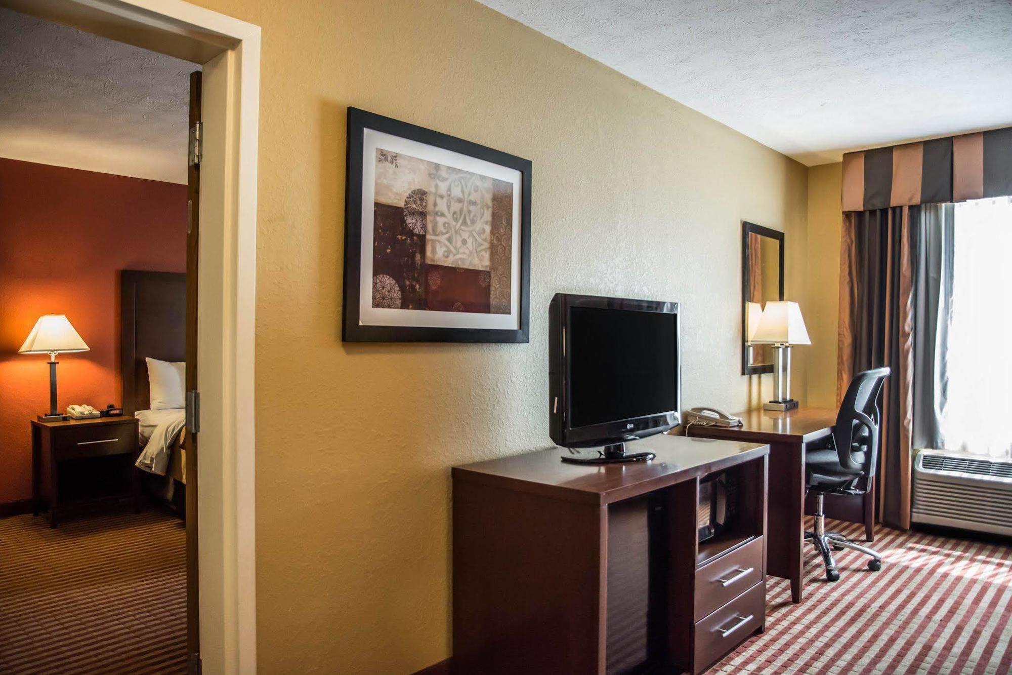 Comfort Inn & Suites Cincinnati Eastgate Dış mekan fotoğraf